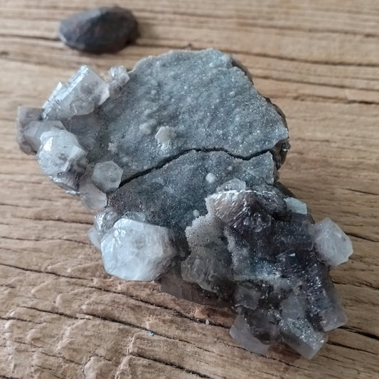 Columnar calcite specimen