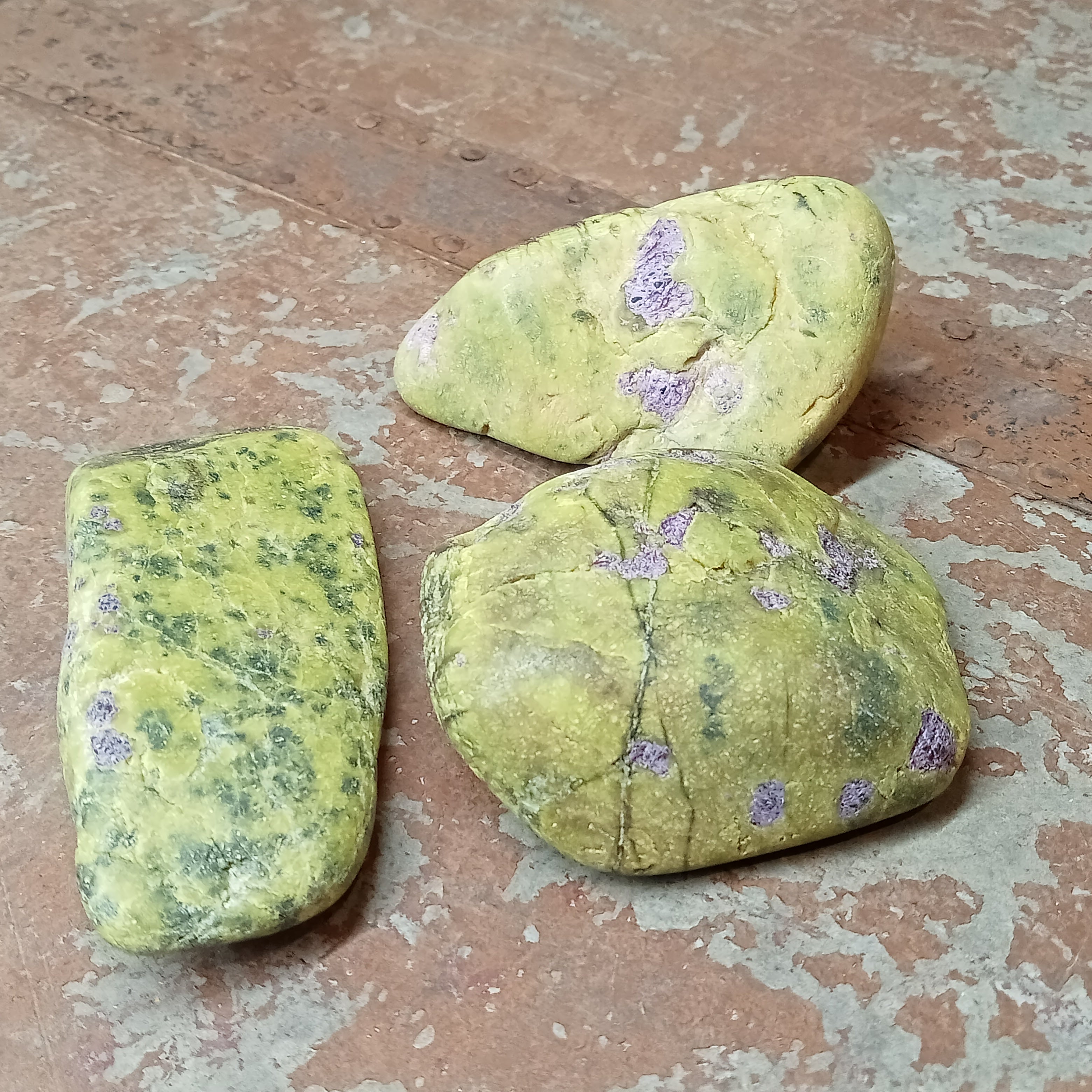 Atlantisite large tumblestones