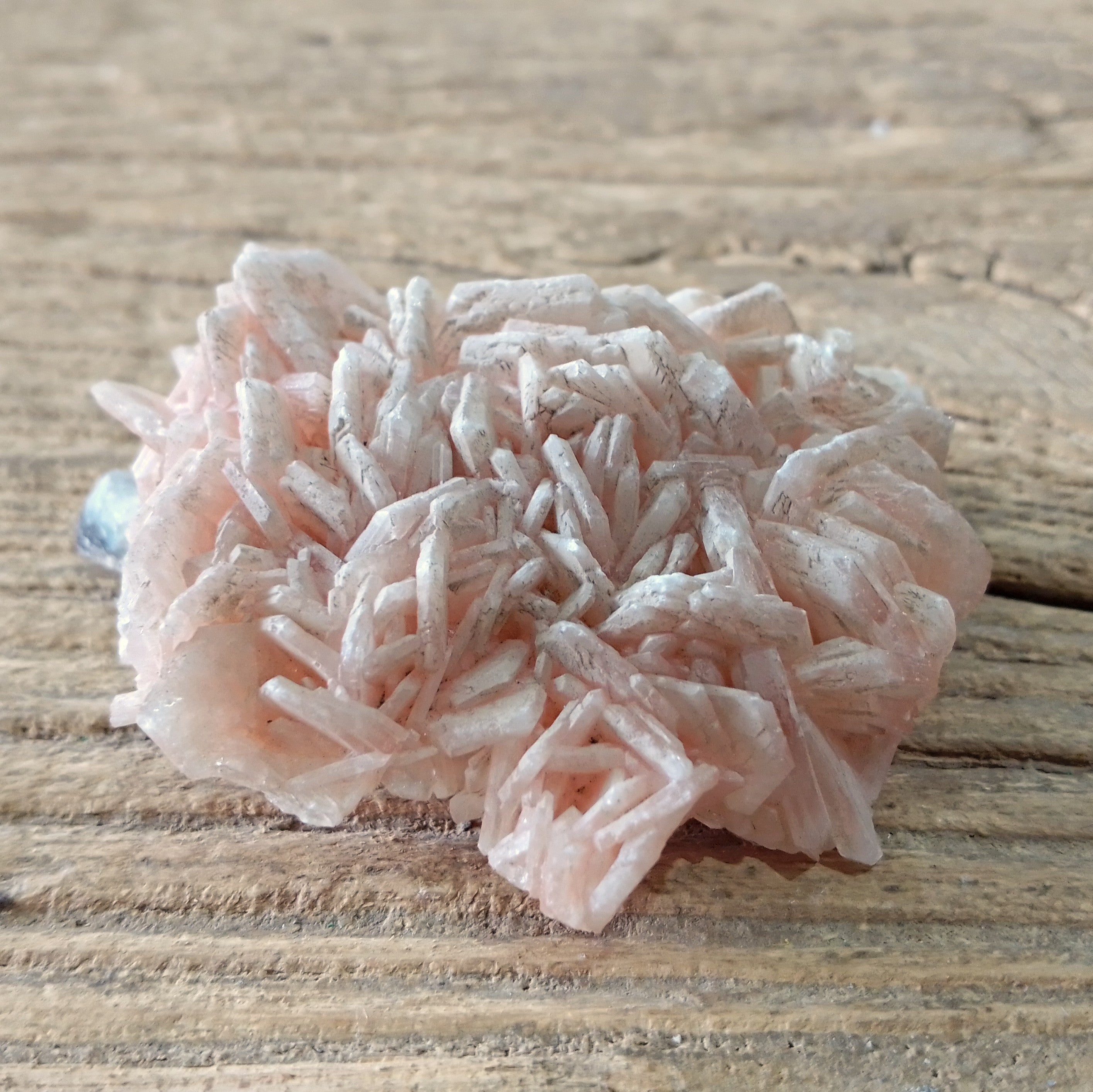 Stilbite on chalcedony specimen