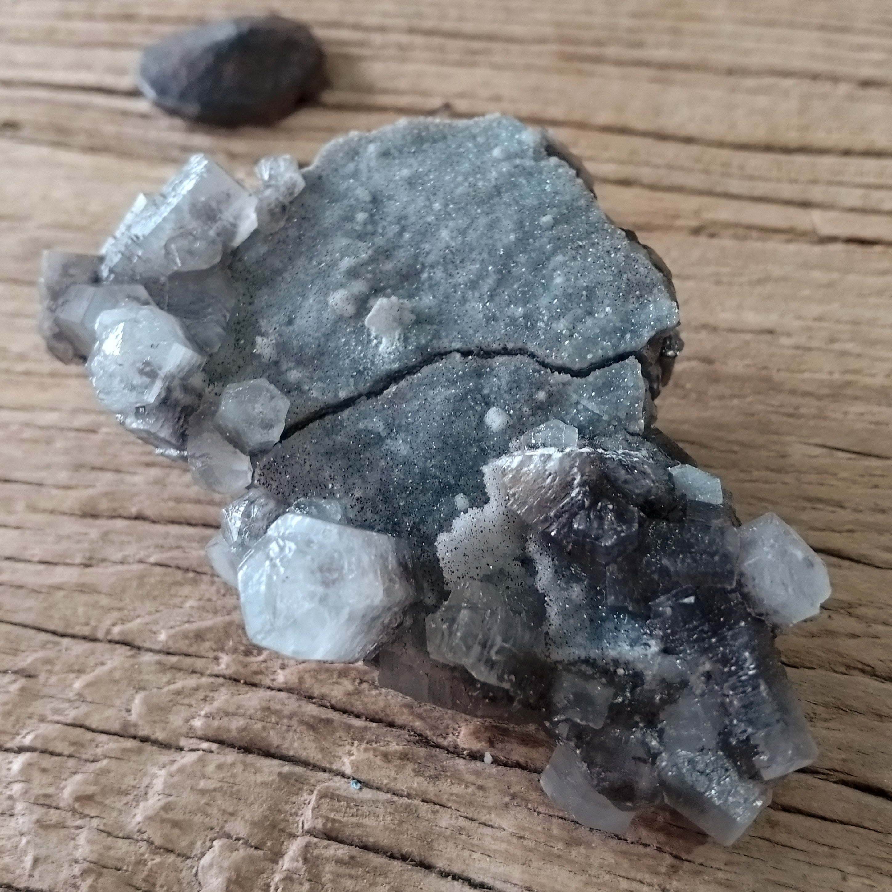 Columnar calcite specimen