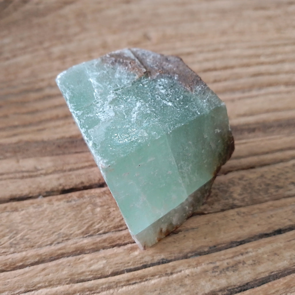 Green calcite raw