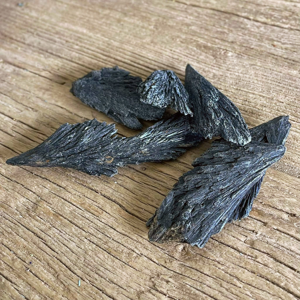 Black kyanite blades