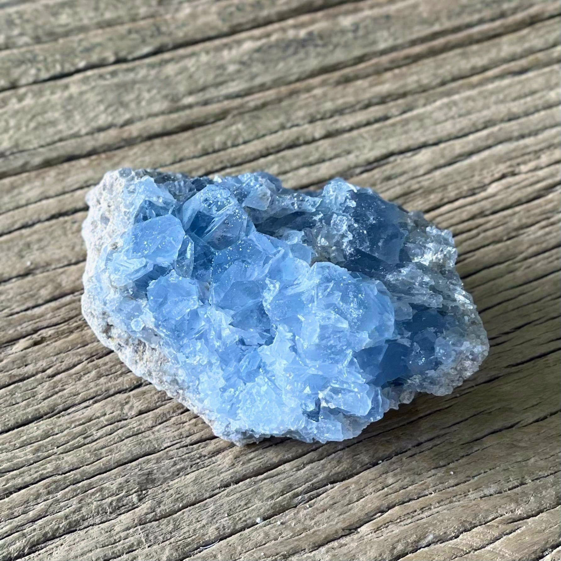 Celestite clusters