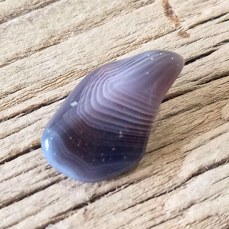 Grey agate tumblestones