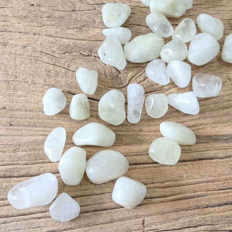 Sulphur quartz tumblestones